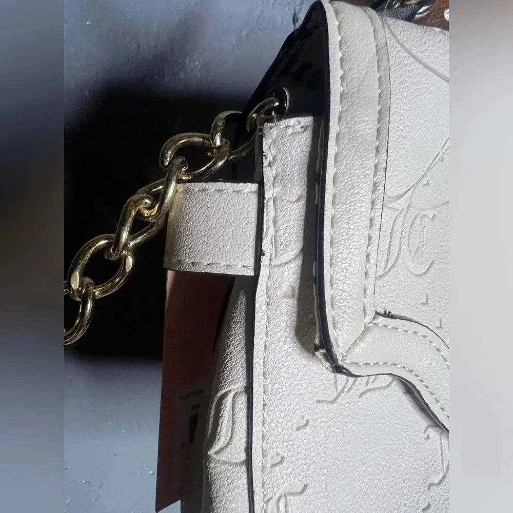 JUICY COUTURE NWT Stay in Circle Crossbody in Angel White